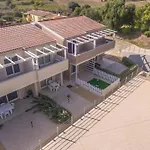 Morello Con Piscina E Giardino Privato, Climatizzata